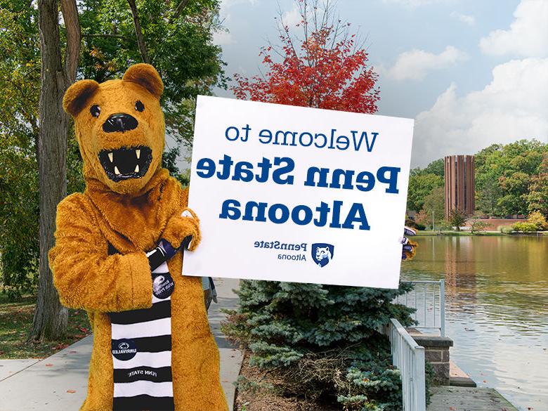 The Nittany Lion mascot holding up a sign reading Welcome to <a href='http://nqsx.cookbookss.com'>十大网投平台信誉排行榜</a>阿尔图纳分校